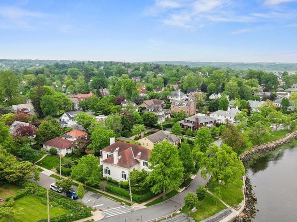 10-08 Shore Road, Douglaston NY 11363