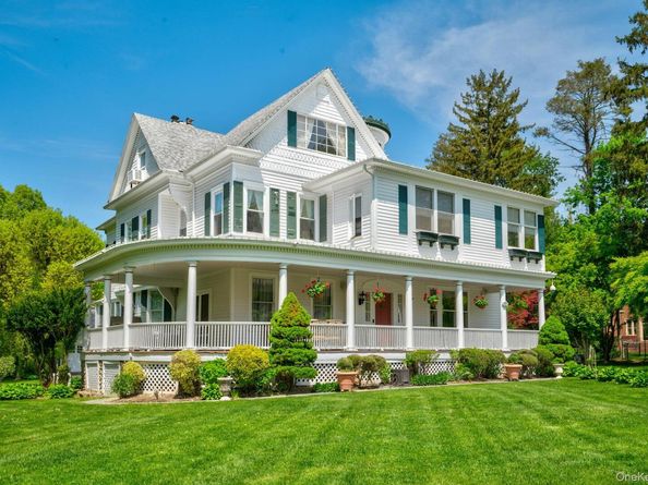 89 Duck Pond Road, Glen Cove NY 11542