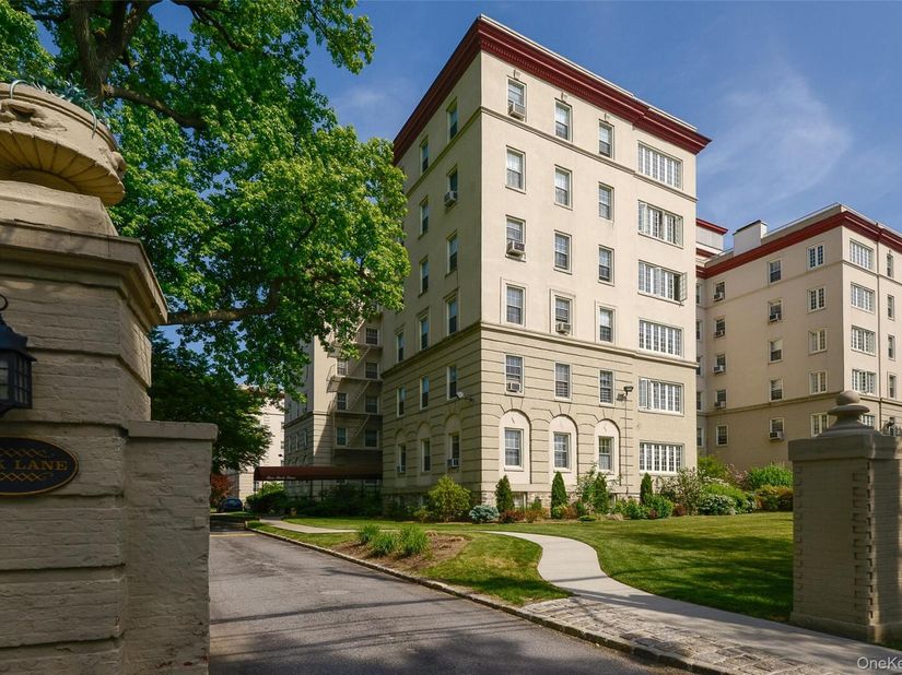 2 Park Lane 4B, Mount Vernon NY 10552
