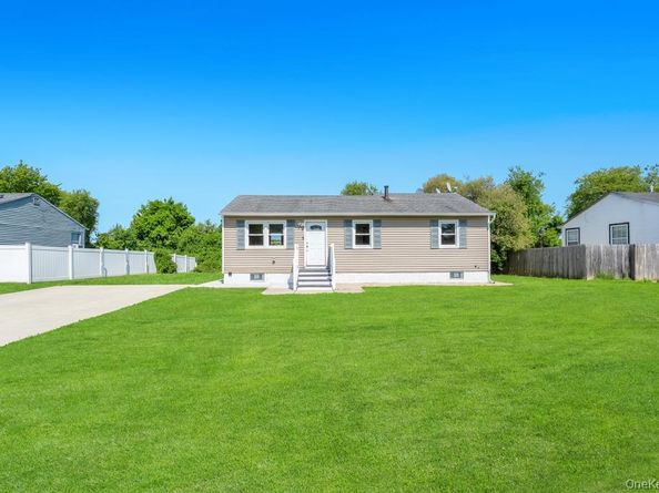941 Provost Avenue, Bellport NY 11713