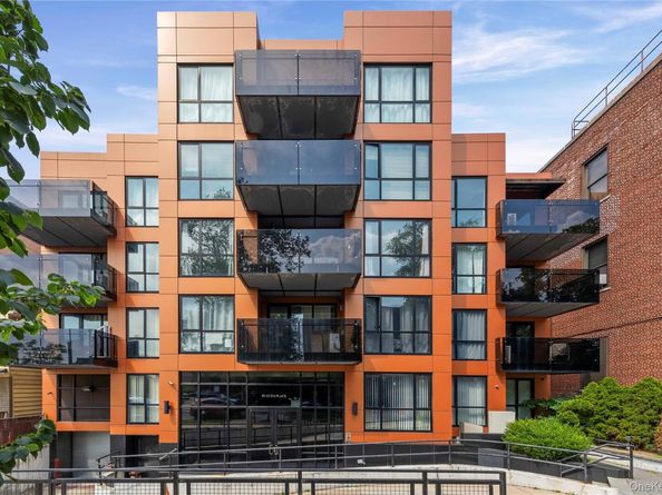 43-12 214th Place 3E, Bayside NY 11361