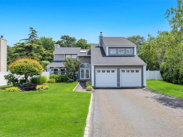 859 Pine Avenue, West Islip NY 11795