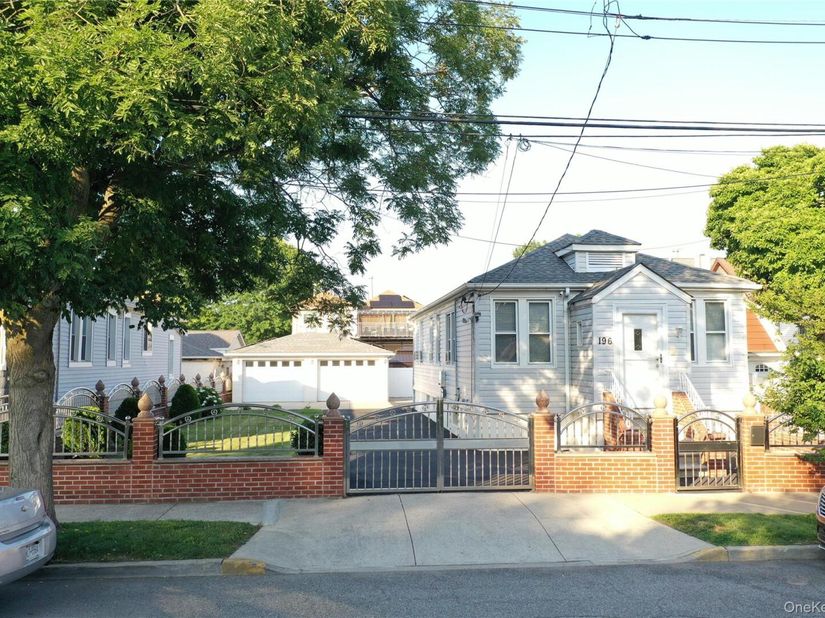 196 Hosmer Avenue, Bronx NY 10465