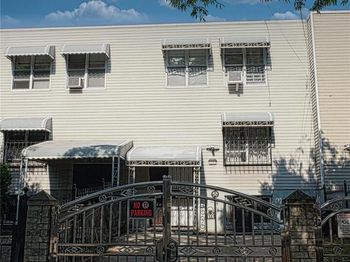 1069 Simpson Street