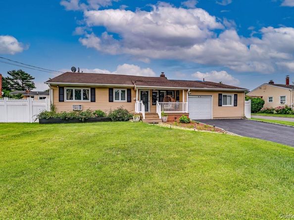 22 Dollard Drive, North Babylon NY 11703