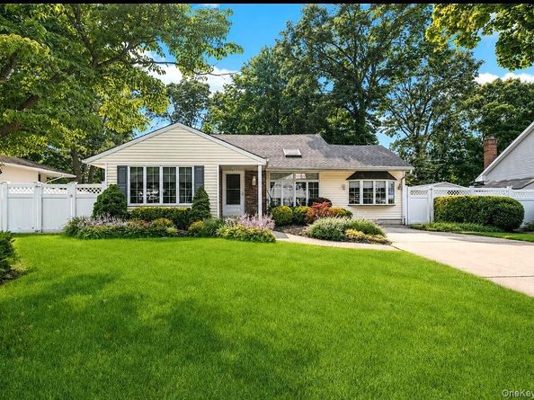 12 Larry Road, Selden NY 11784