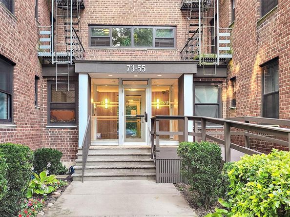 73-55 210th Street 4J, Oakland Gardens NY 11364