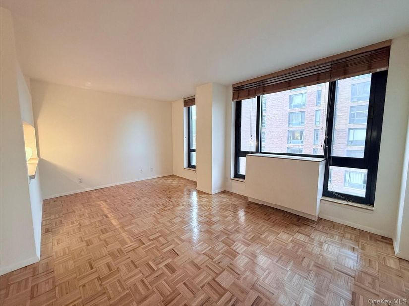 1 Irving Place U17H, New York (Manhattan) NY 10003