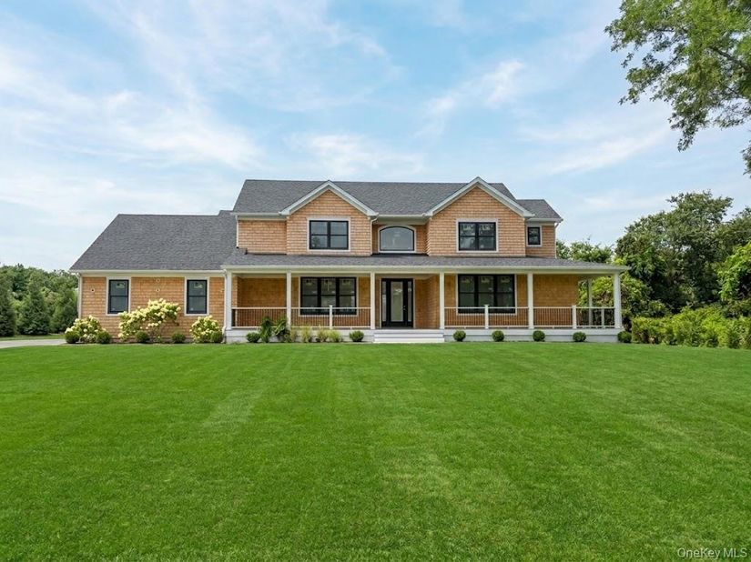 390 Wildberry Lane, Southold NY 11971