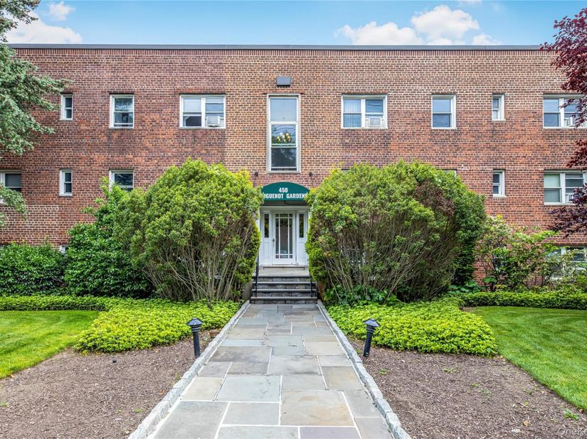 450 Pelham Road 2E, New Rochelle NY 10805