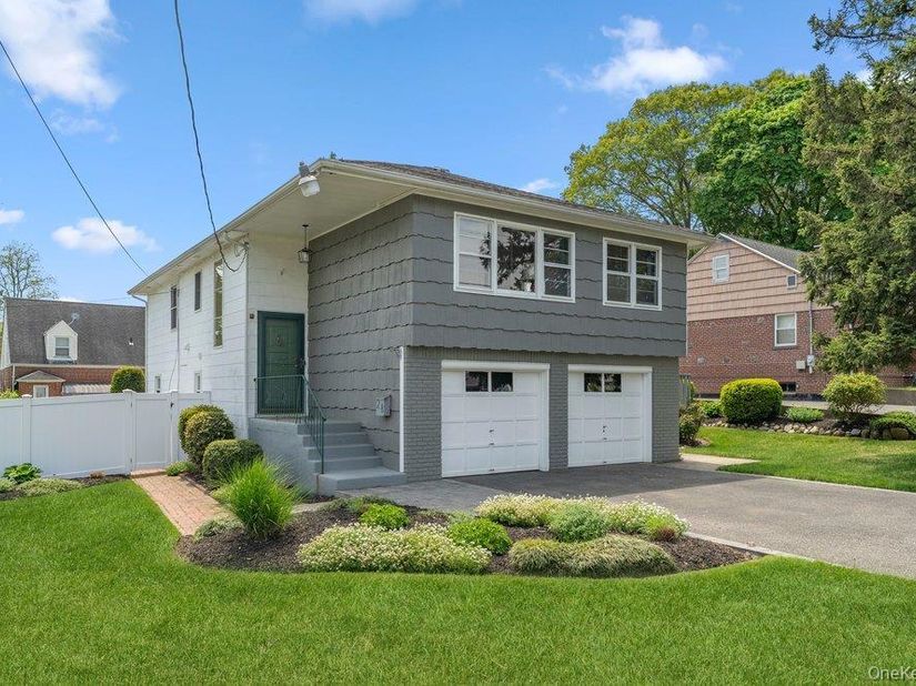 28 Satinwood Road, Bayville NY 11709