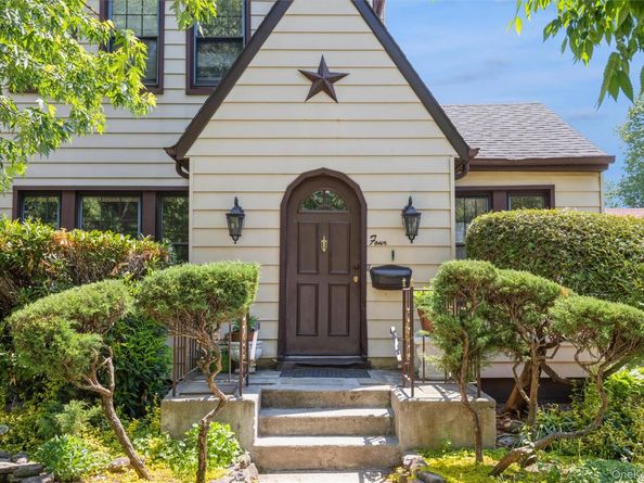 4 May Court, West Hempstead NY 11552