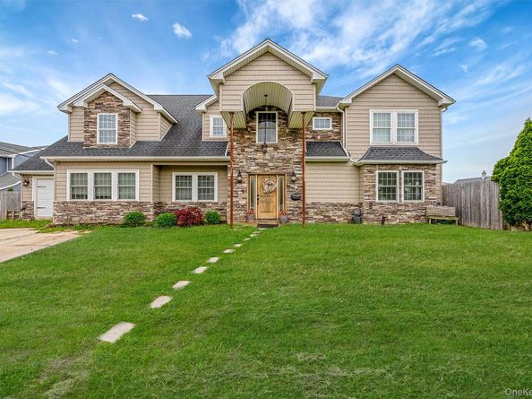 1582 Little Neck Avenue, North Bellmore NY 11710