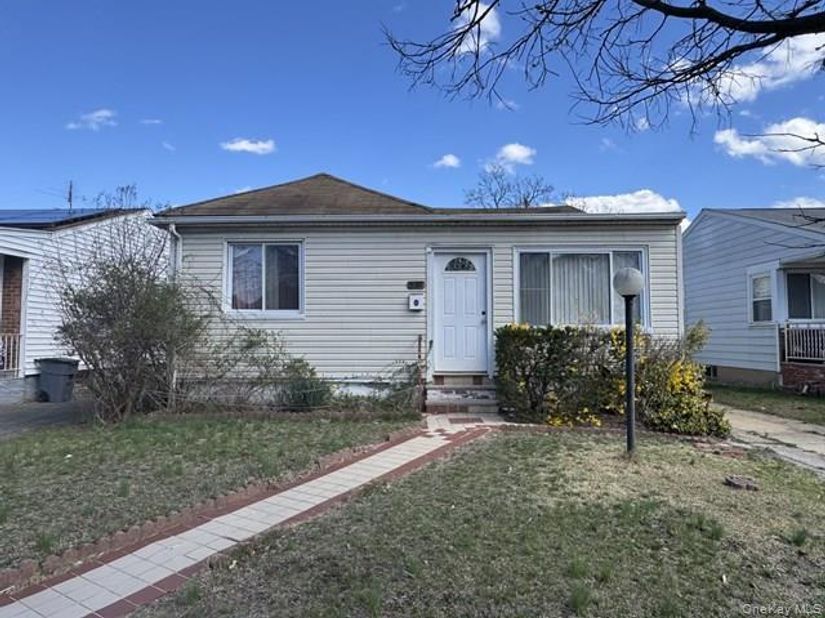 12137 237th Street, Rosedale NY 11422