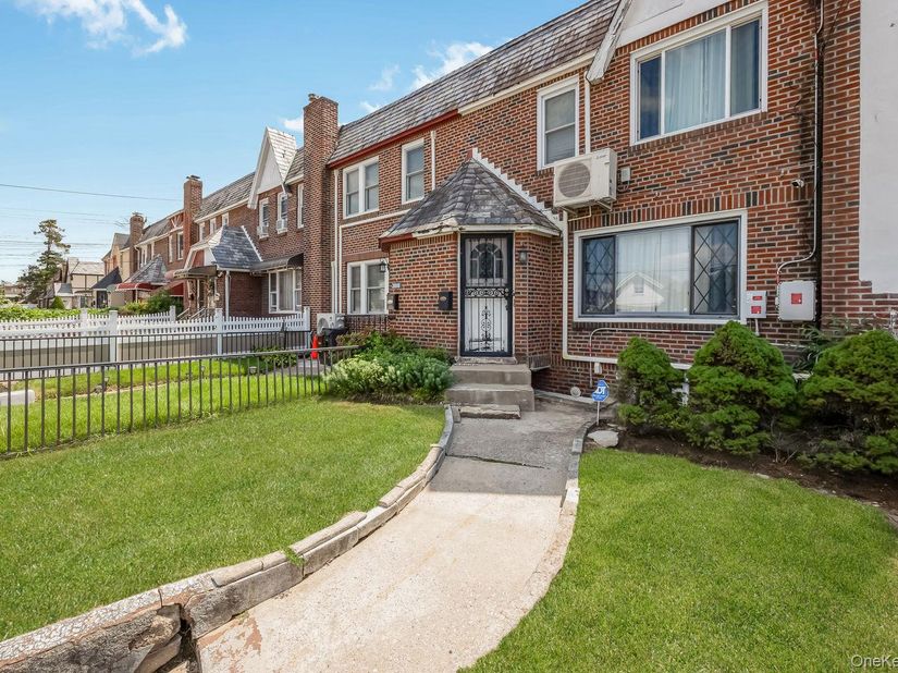 200-06 115th Avenue, Saint Albans NY 11412