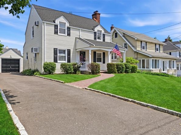 63 Andrew Street, Manhasset NY 11030