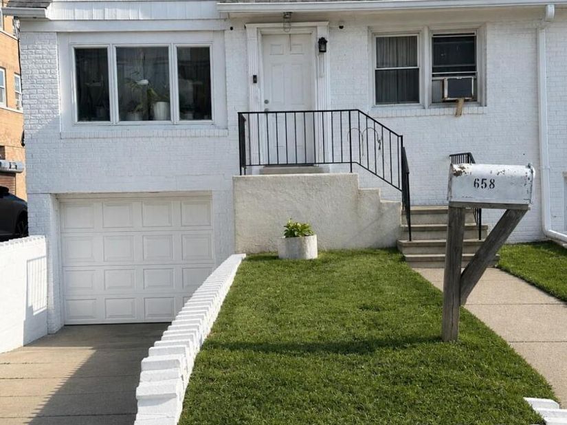 658 W Broadway, Long Beach NY 11561