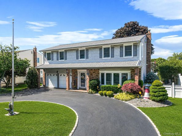 27 Jasmine Lane, Kings Park NY 11754
