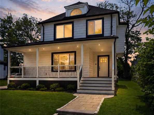 135 Whaley Street, Freeport NY 11520