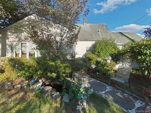 7 Lily Lane, Levittown NY 11756