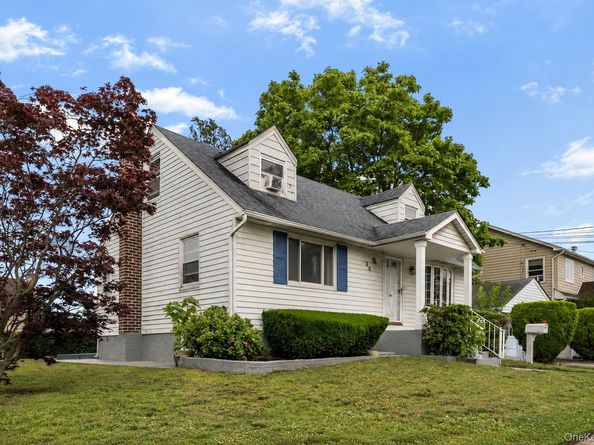 33 N Montgomery Street, Valley Stream NY 11580