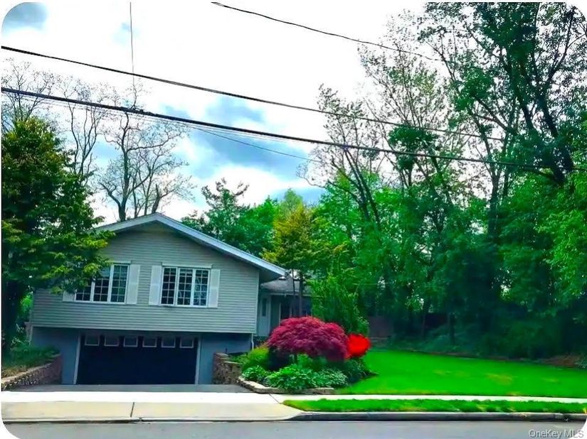 69 Roger Drive, Port Washington NY 11050