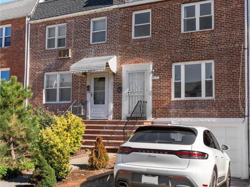 5337 195th Street, Fresh Meadows NY 11365