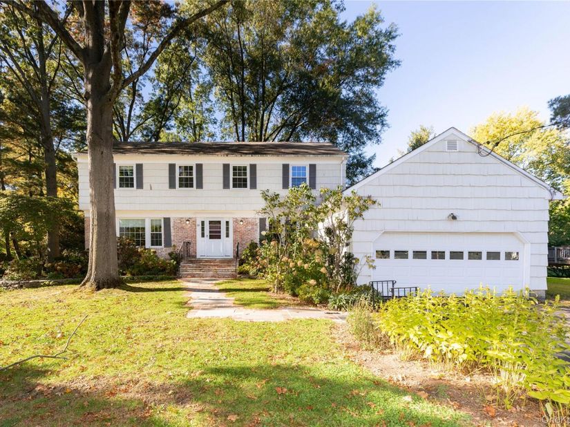 19 Boxwood Place, Rye Brook NY 10573