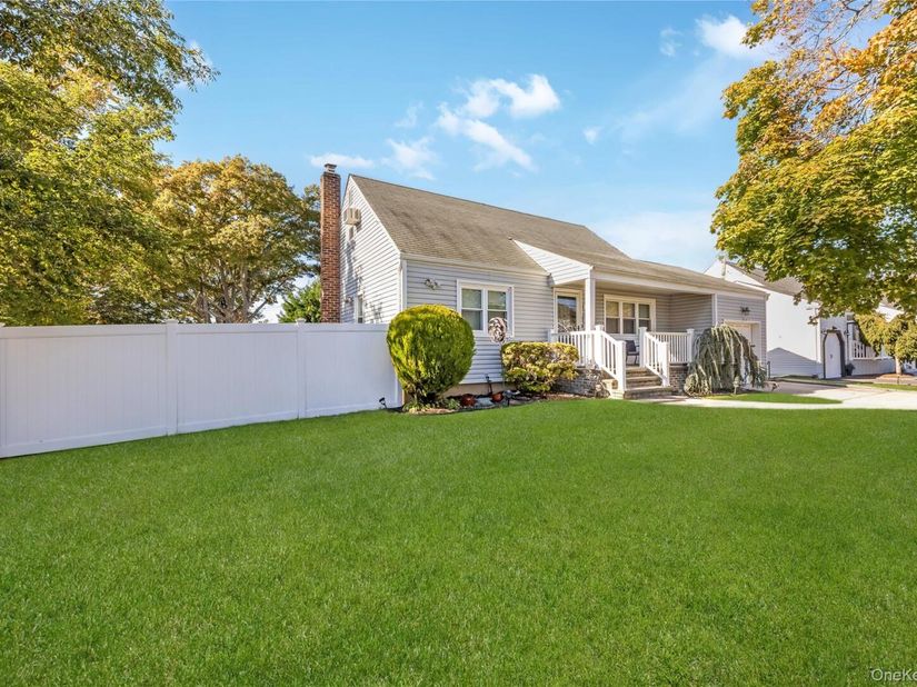 111 Sunset Avenue, Farmingdale NY 11735