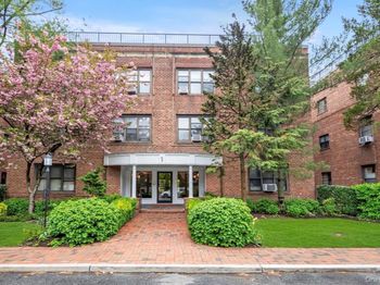 1 TOWN HOUSE Place