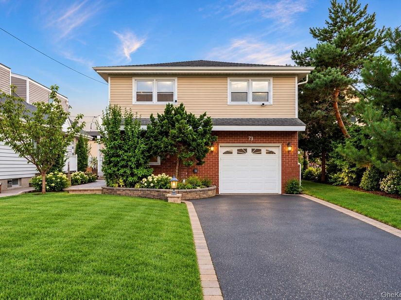 73 E Beach Prom, Lindenhurst NY 11757