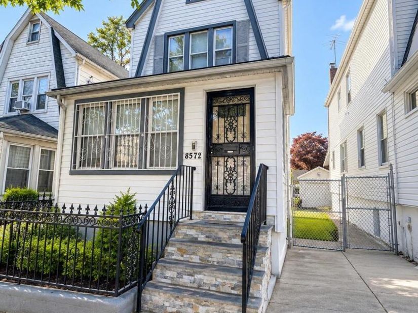 8572 144th Street, Jamaica NY 11435