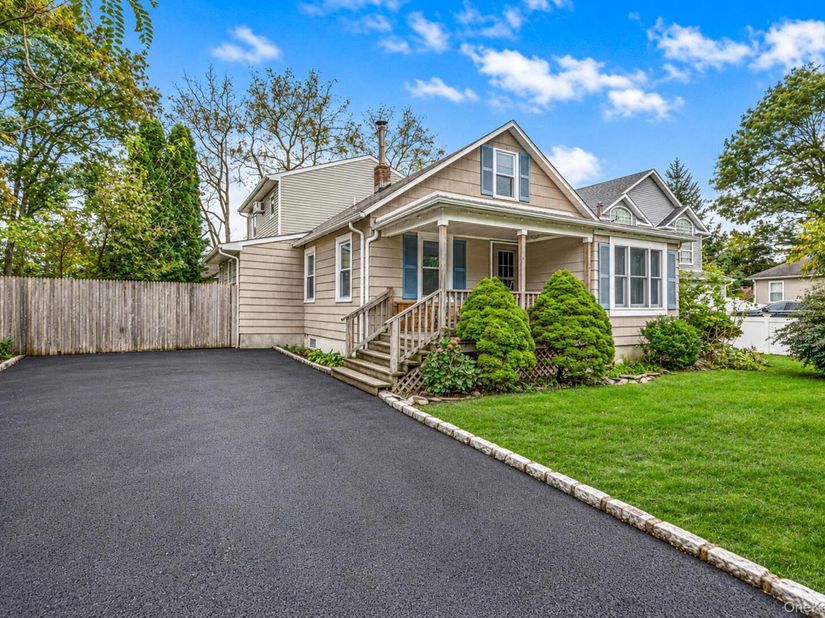34 E 19th Street, Huntington Station NY 11746