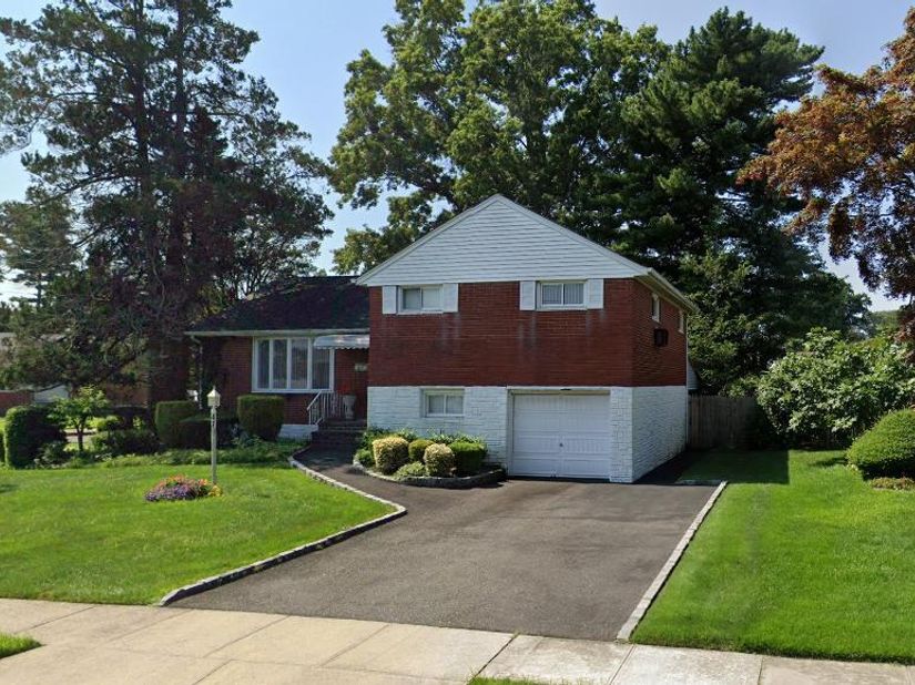 47 Felice Crescent, Hicksville NY 11801