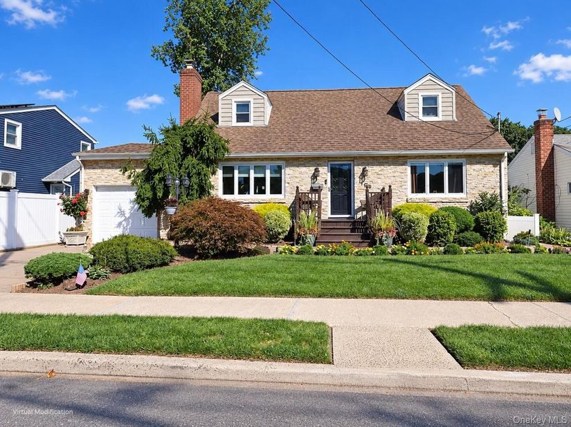 169 Doris Avenue, Franklin Square NY 11010