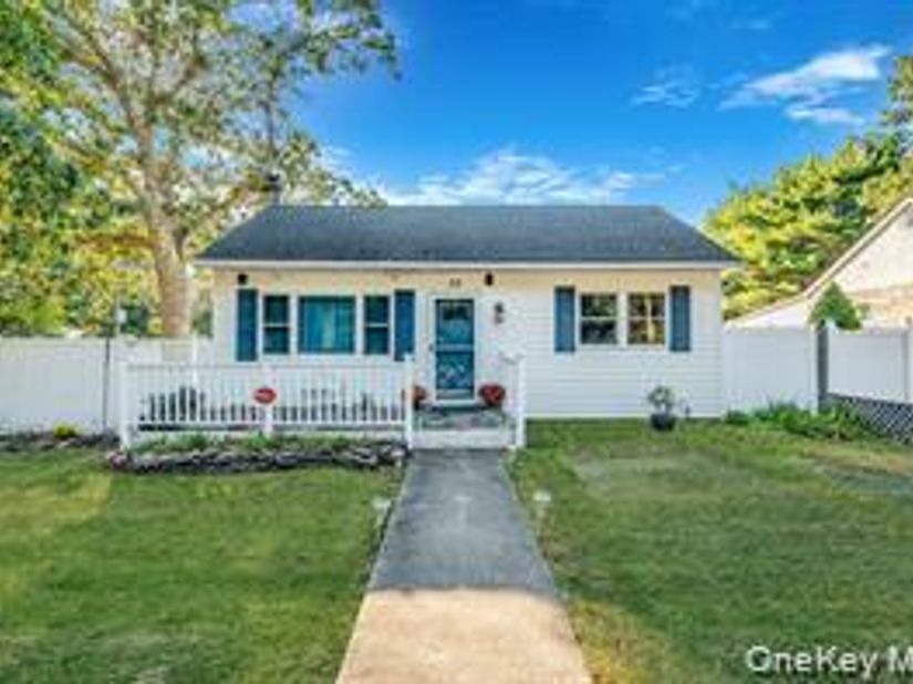 32 Pine Tree Drive, Shirley NY 11967