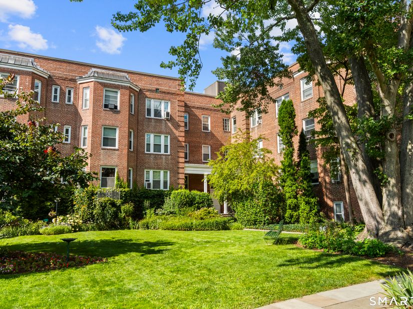 70 Strawberry Hill Avenue 22B, Stamford CT 06902