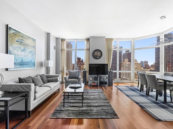300 East 55th Street 16D, New York NY 10022