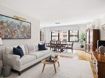 20 Sutton Place S