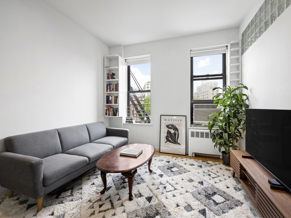 64 Macdougal Street 15, New York NY 10012