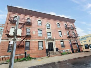 215 Bay 23 Rd Street