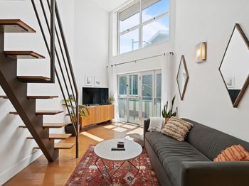 96 Woodpoint Road