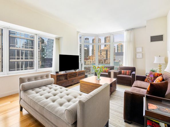 555 West 59th Street 15B, New York NY 10019