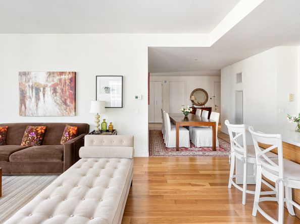 555 West 59th Street 15B, New York NY 10019