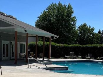 8136 Gray Court
