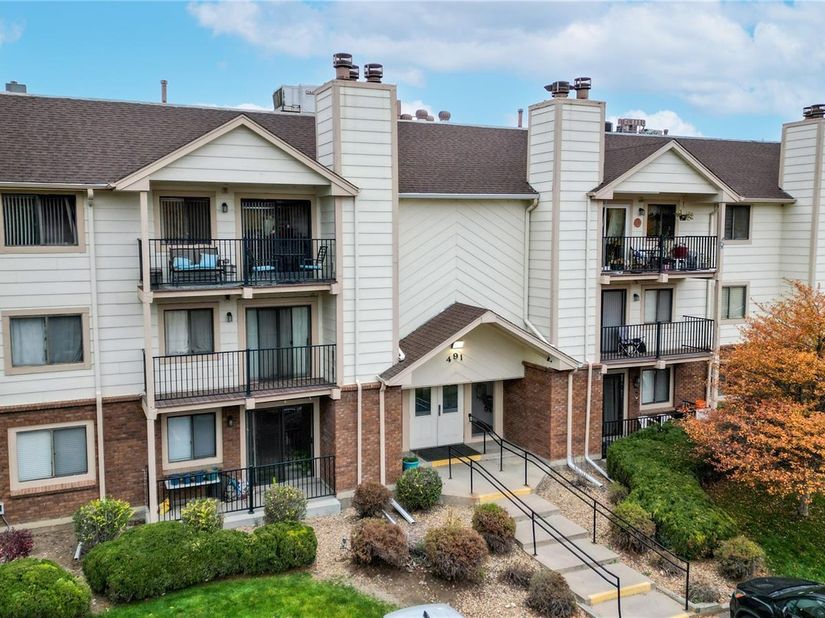 491 S Kalispell Way 305, Aurora CO 80017