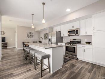 210 S Cherrywood Drive