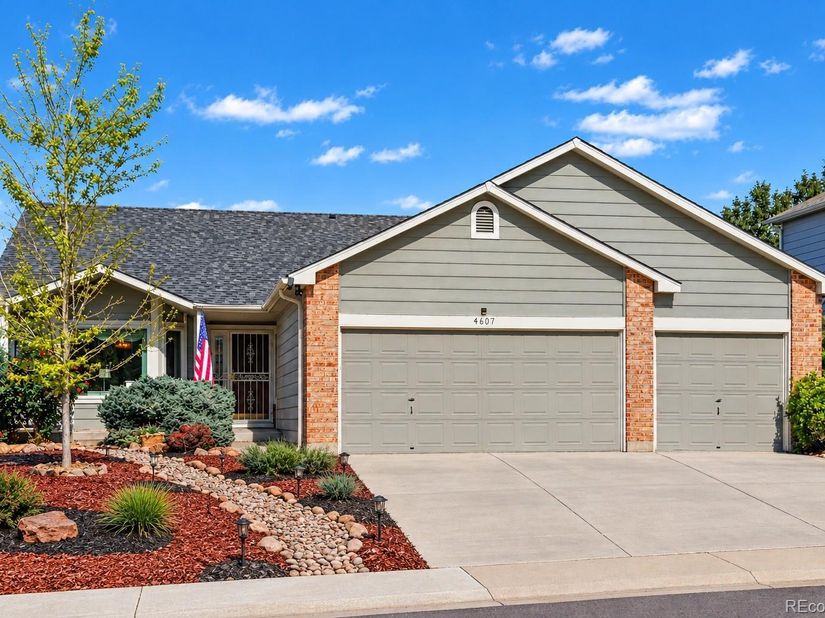 4697 S Flanders Way, Aurora CO 80015