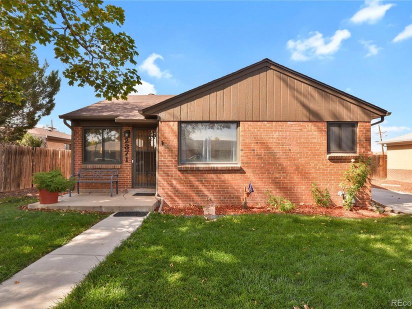 2371 Joliet Street, Aurora CO 80010