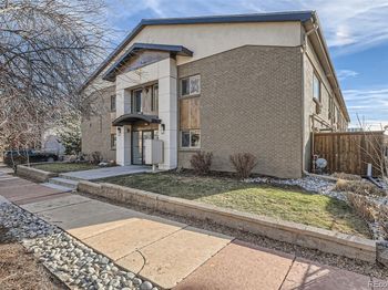 2460 W Caithness Place